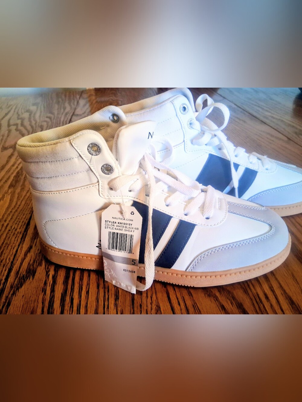 NWT Nautica Running Shoes, White, Black Trim, Sz 5 Boys Or Girls.